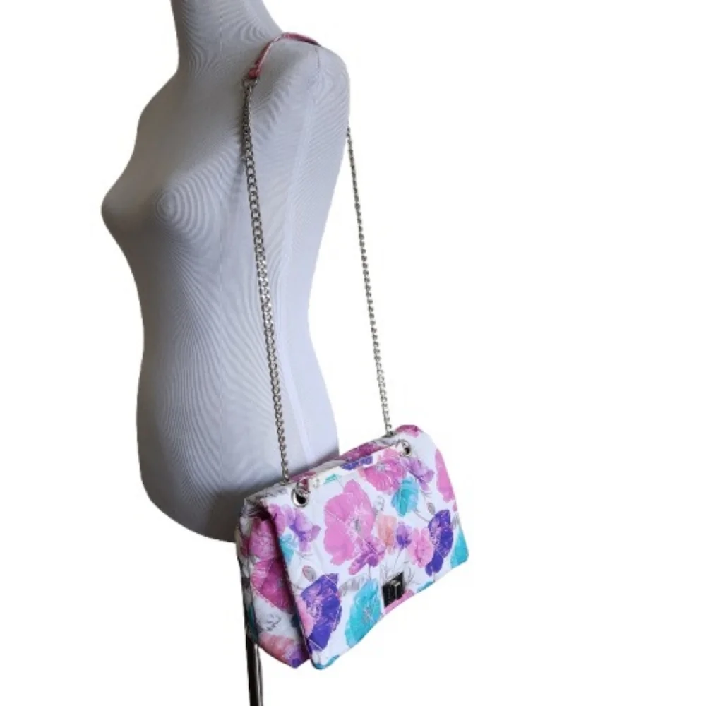 ⬇️🎉HOST PICK🎉 INC International Concepts Soft Ajae Floral Chain Strap Bag